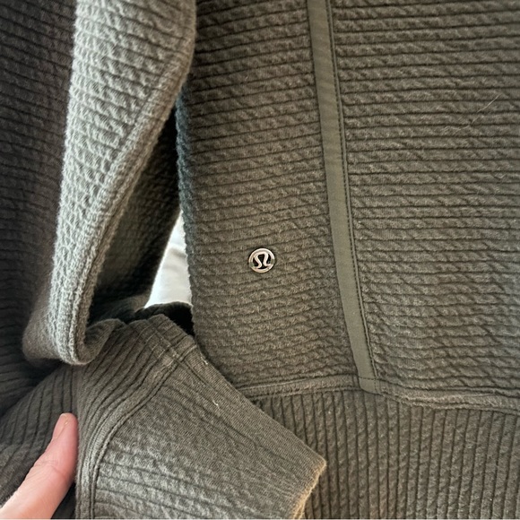 Lululemon On Repeat Bomber in Forest Green 2 NWOT - Picture 12 of 15